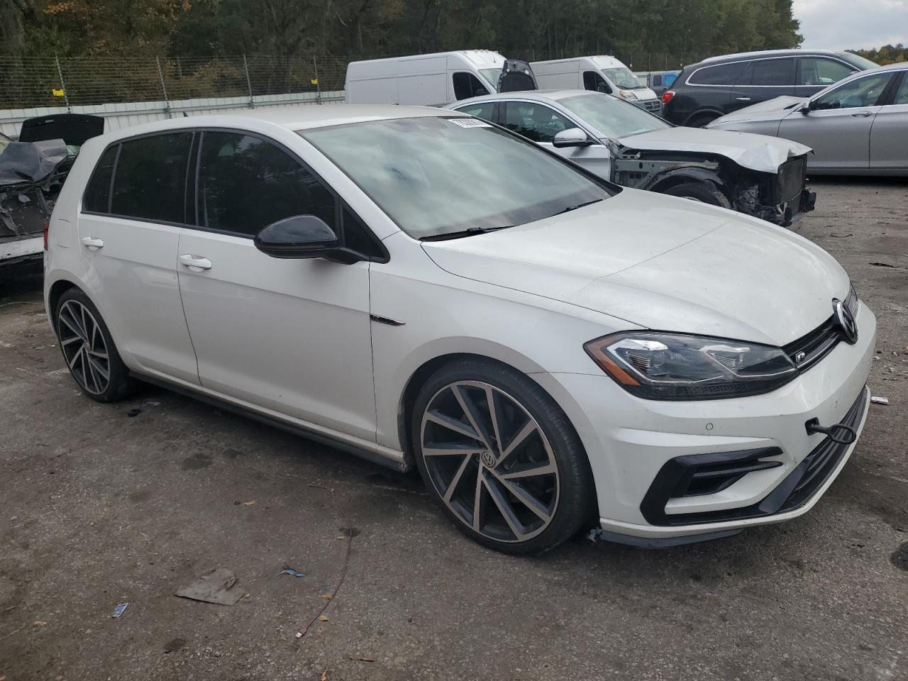 2018 Volkswagen Golf - Image 4