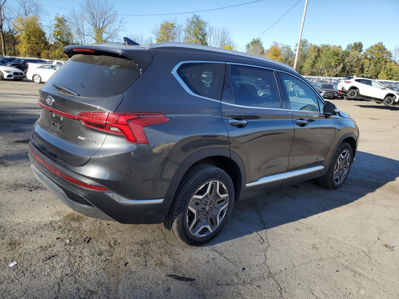 2023 Hyundai Santa Fe - Image 3