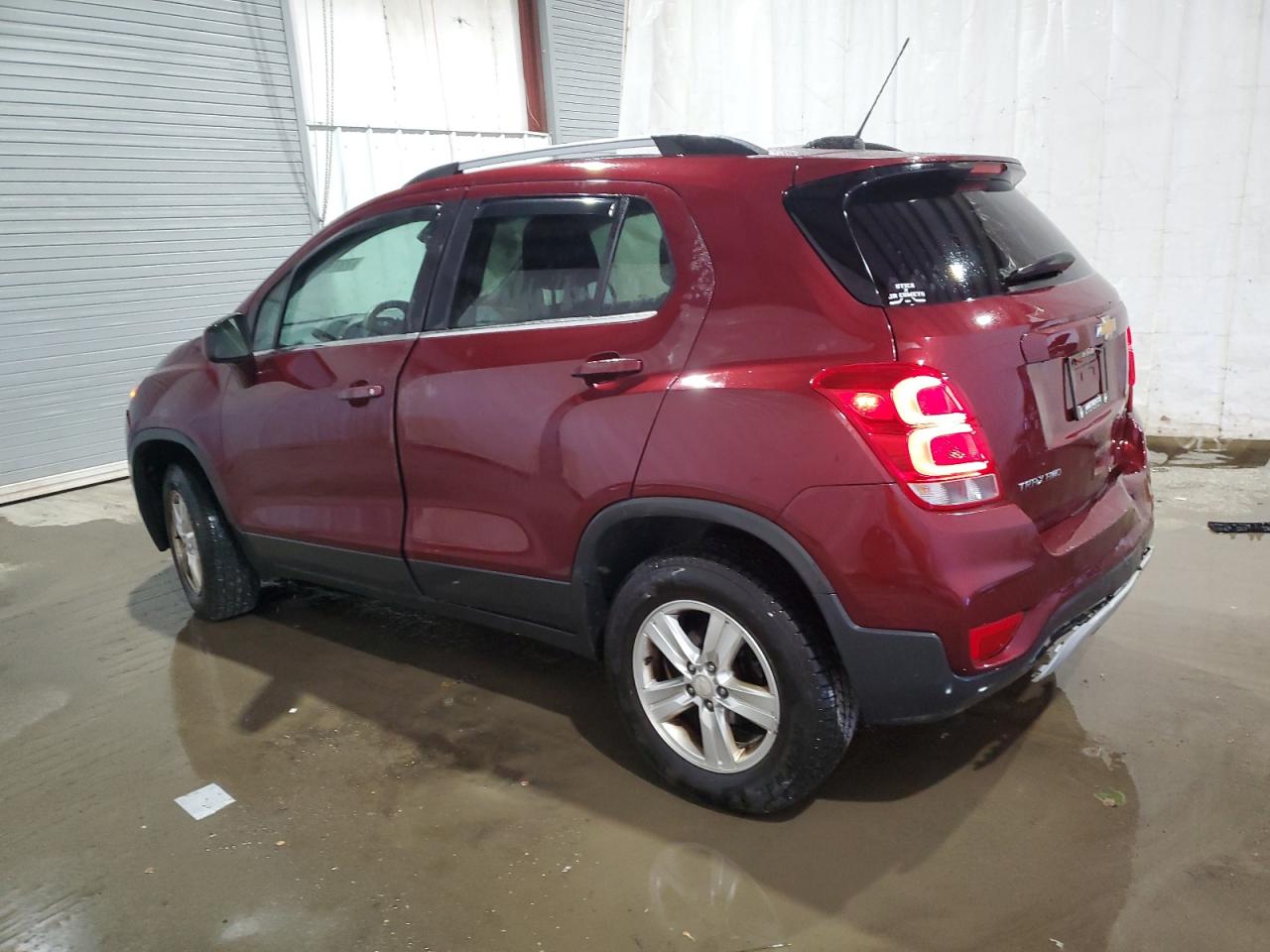 3GNCJPSB8HL193182 2017 CHEVROLET TRAX - Image 2