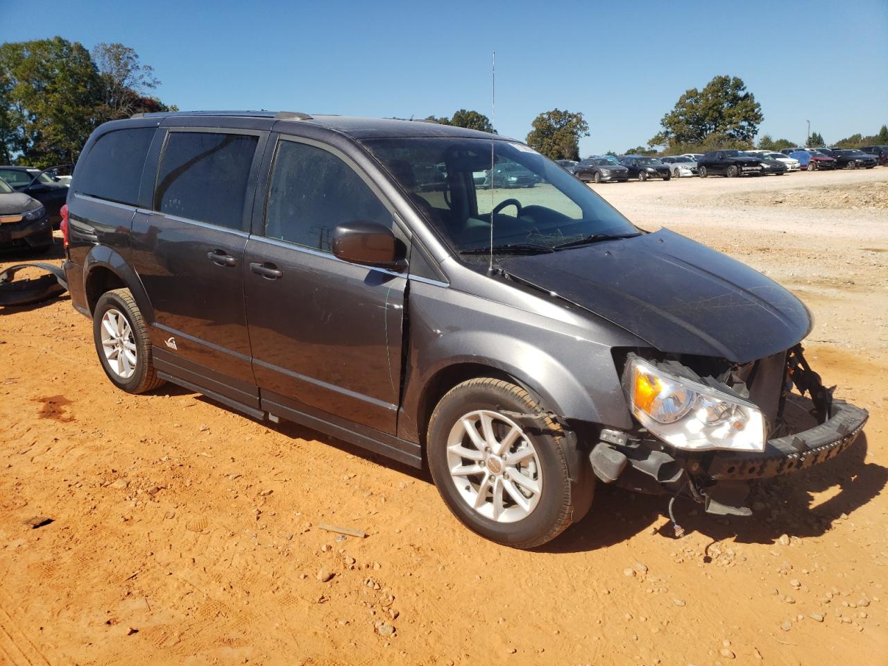 2019 Dodge Caravan - Image 4
