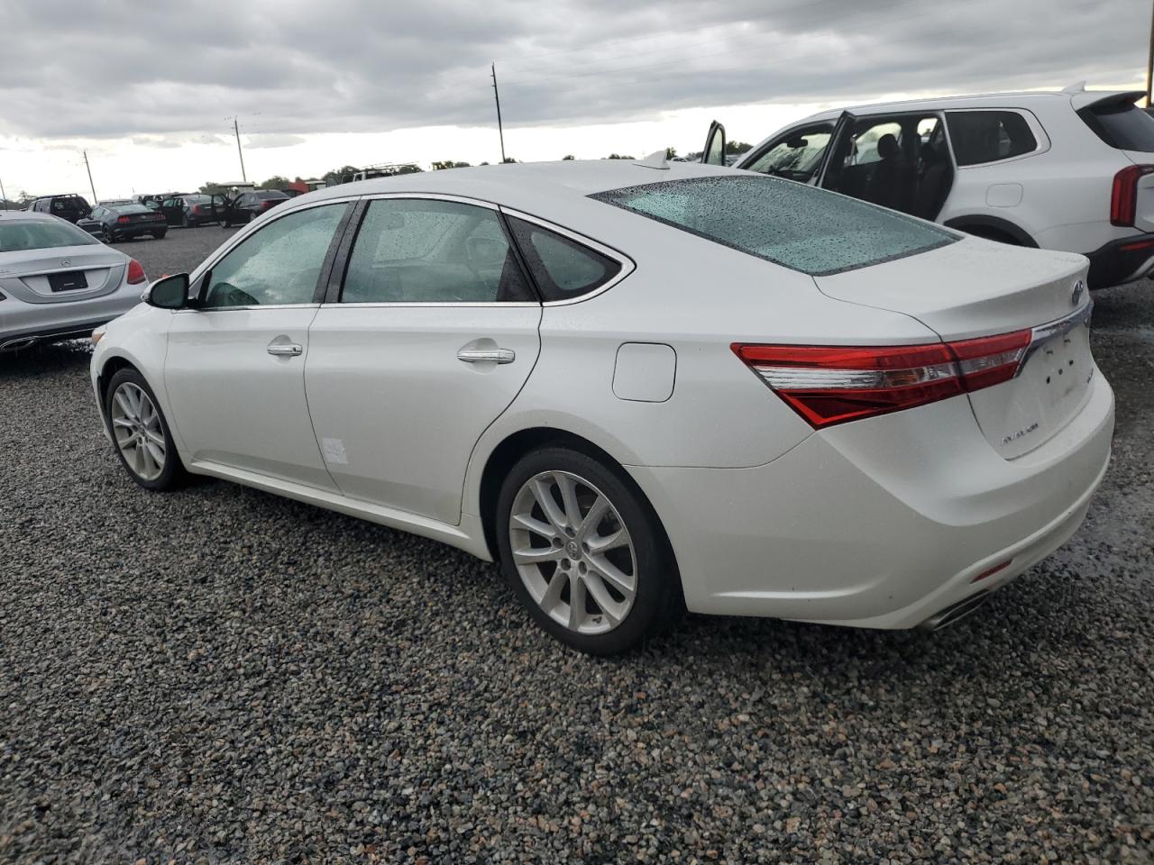 4T1BK1EB1FU175387 2015 TOYOTA AVALON - Image 2