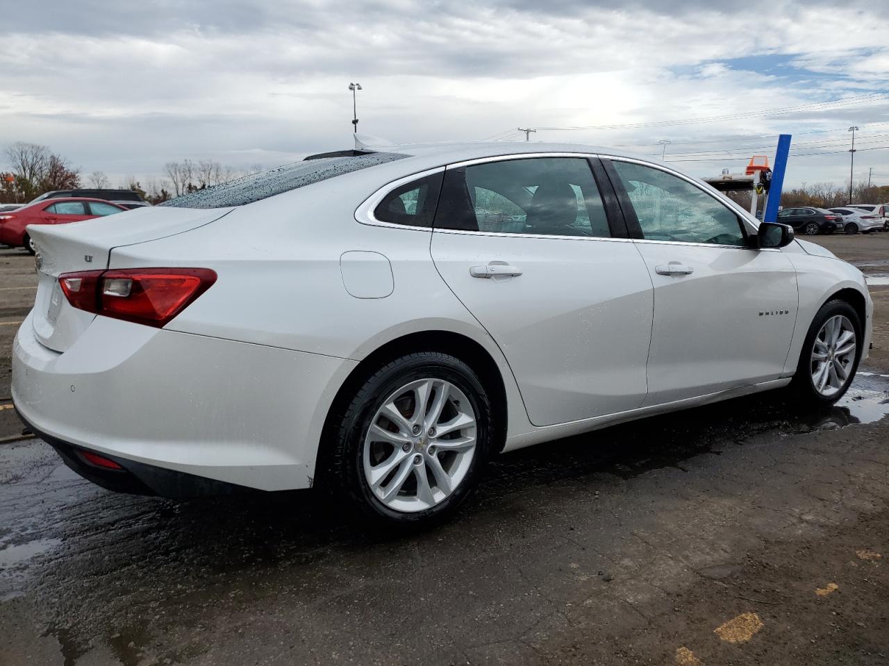 2017 Chevrolet Malibu - Image 3