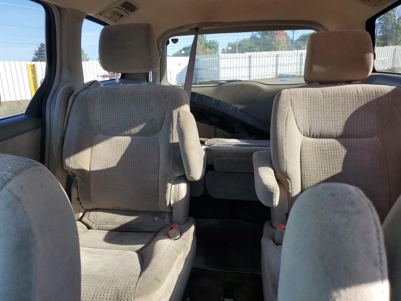 2008 Toyota Sienna - Image 10