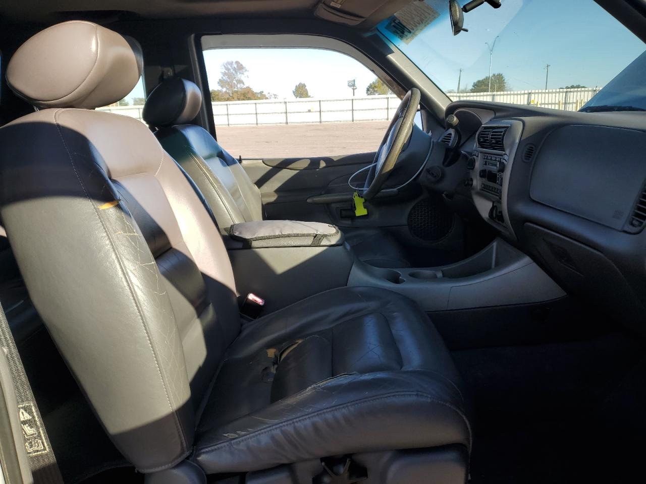2001 Ford Explorer - Image 7