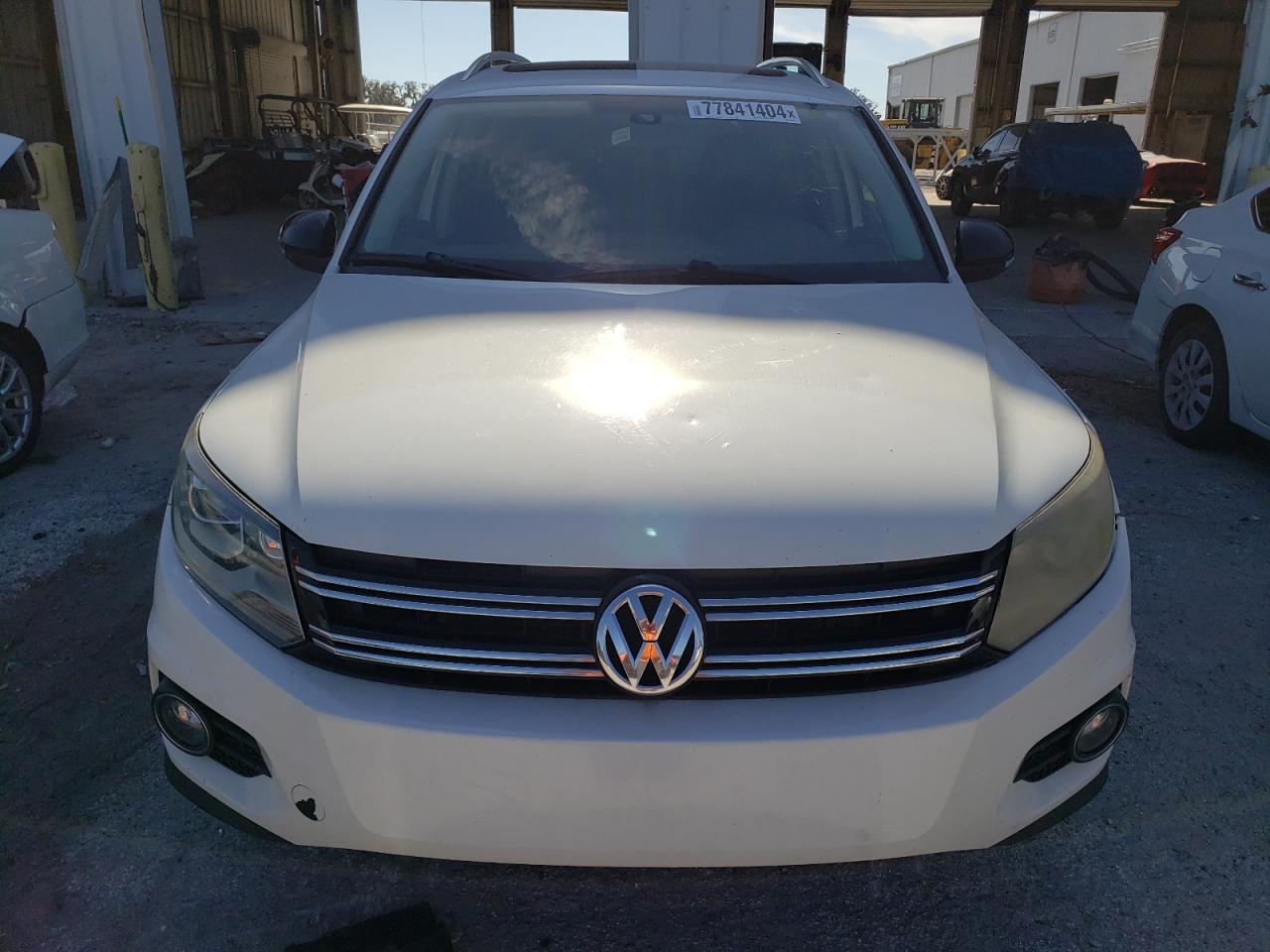 2017 Volkswagen Tiguan - Image 5