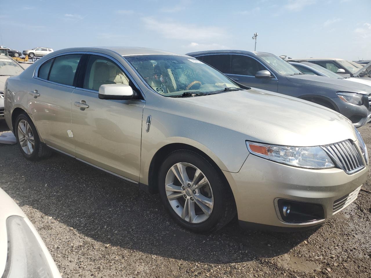 2011 Lincoln MKS - Image 4