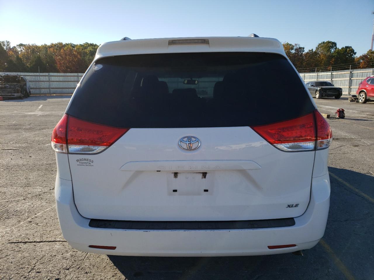 2014 Toyota Sienna Xle VIN: 5TDYK3DC1ES418123 Lot: 76787044