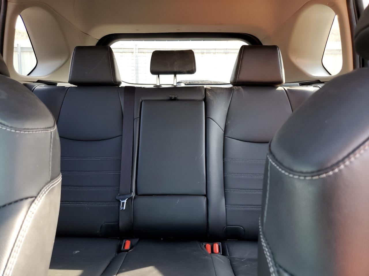 2023 Toyota RAV 4 - Image 10
