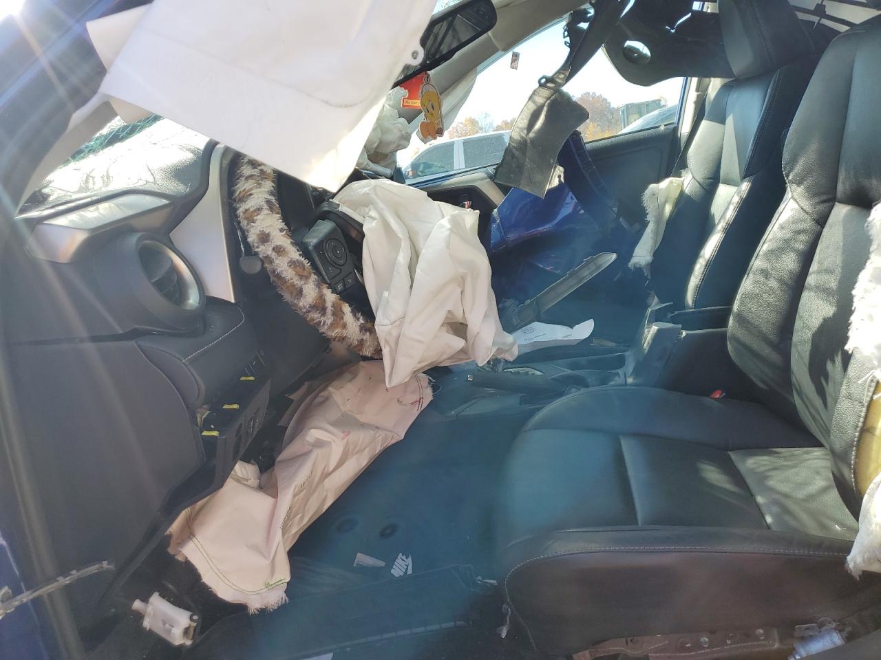 2015 Toyota RAV 4 - Image 7