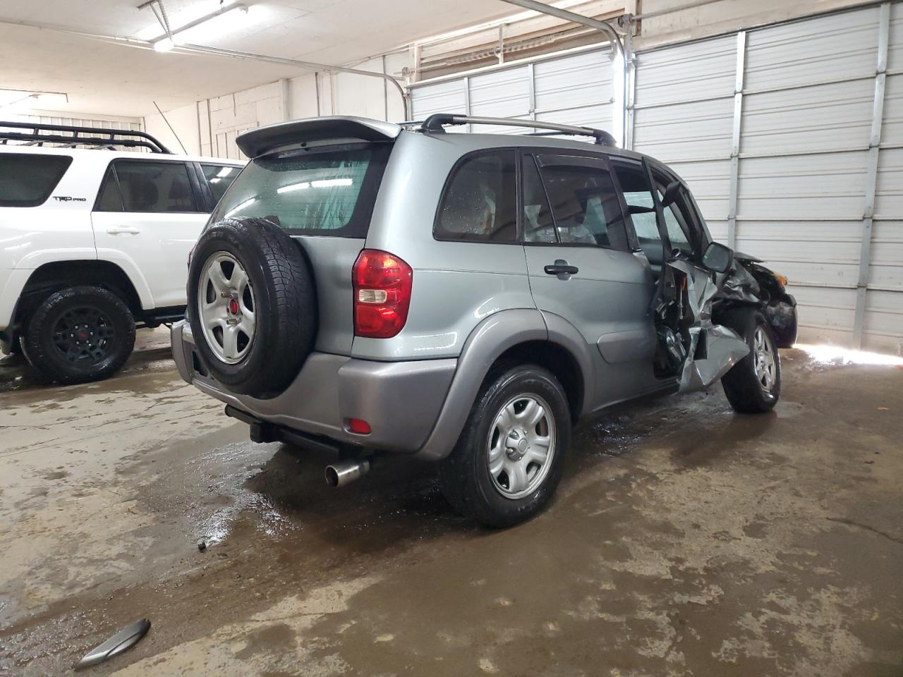 2004 Toyota RAV 4 - Image 3