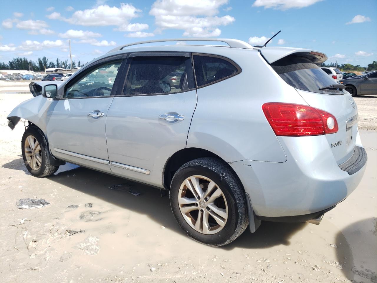 2013 Nissan Rogue - Image 2