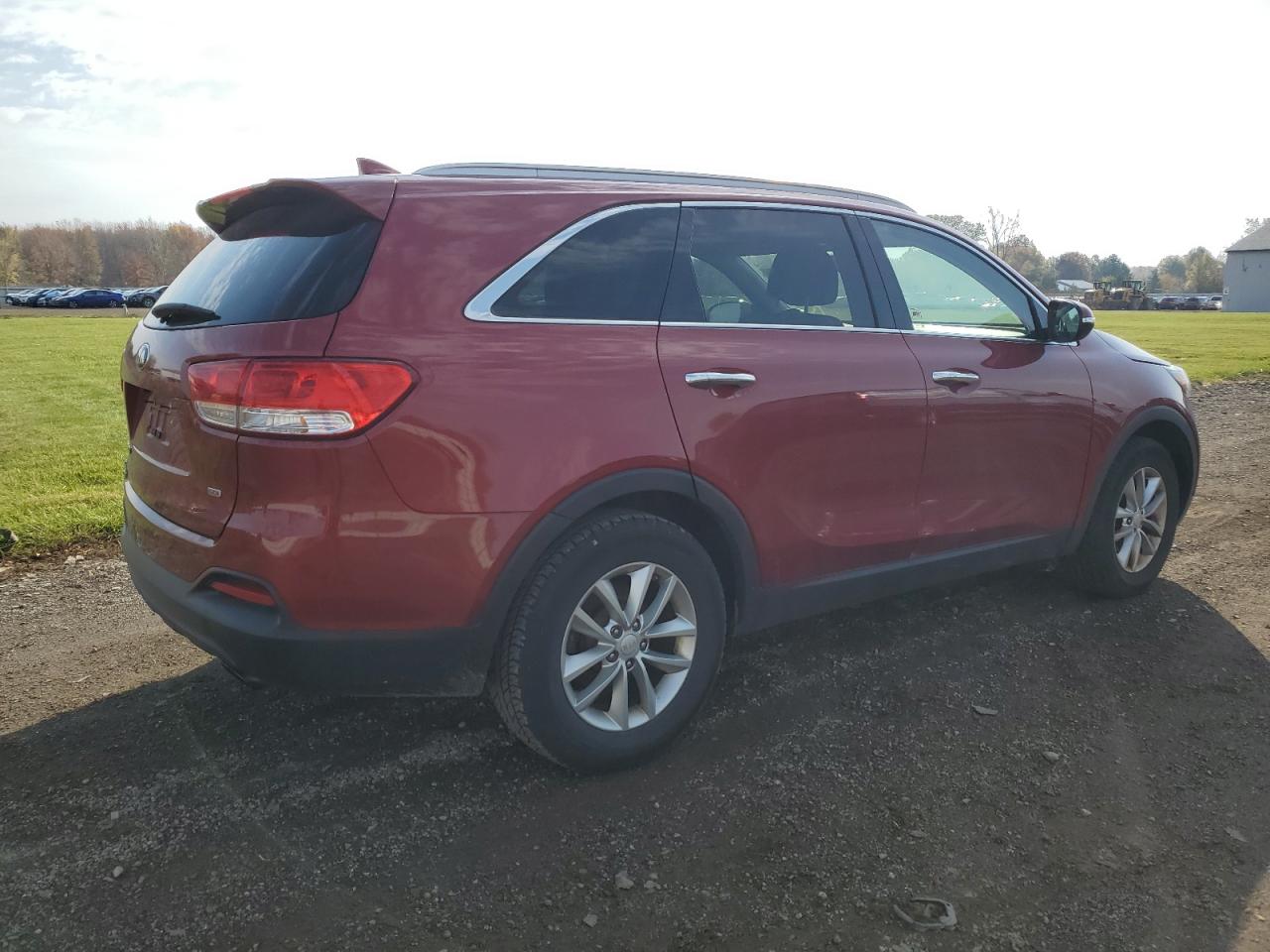 VIN 5XYPG4A38HG255737 2017 KIA SORENTO no.3