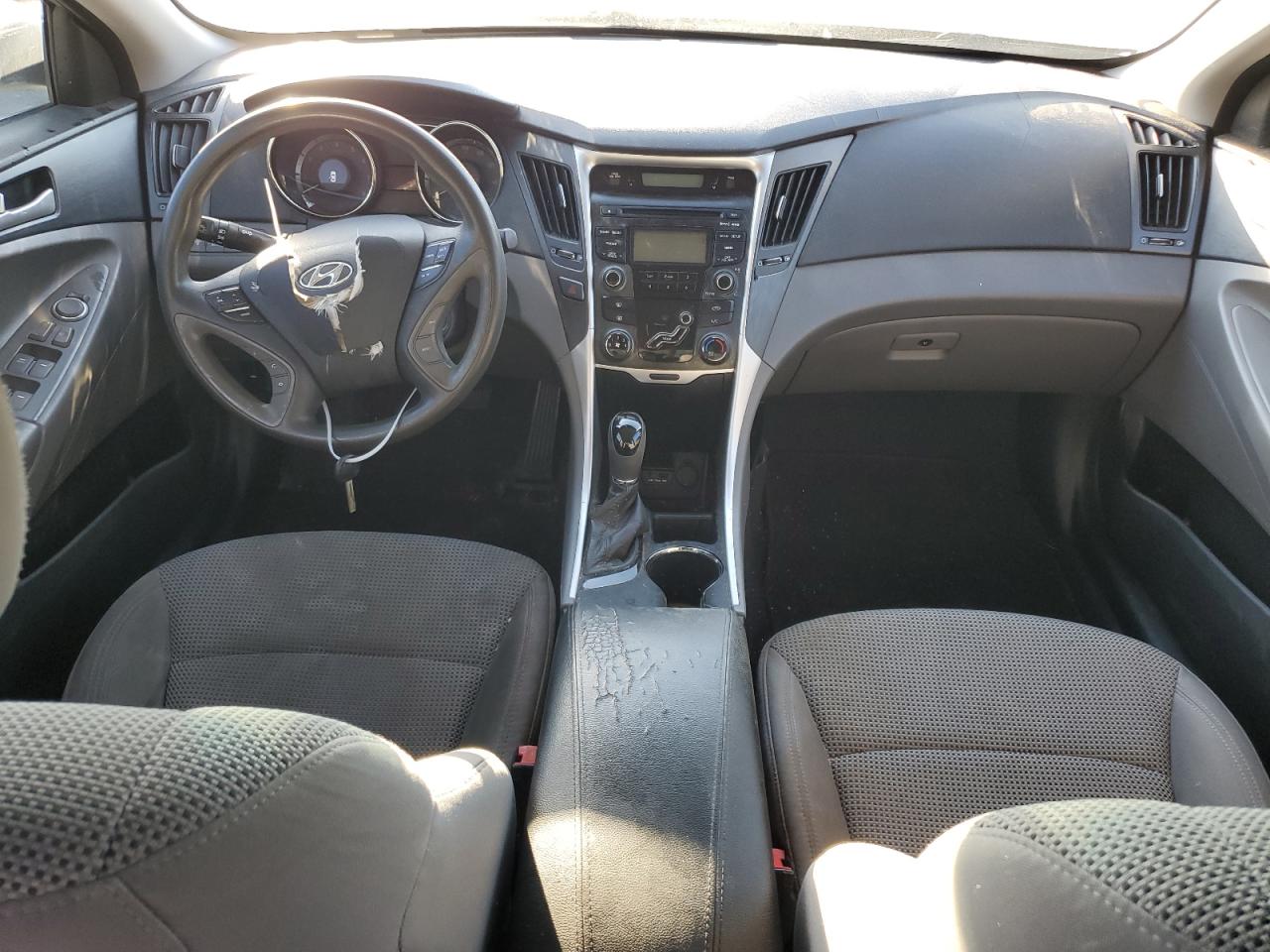 2012 Hyundai Sonata - Image 8