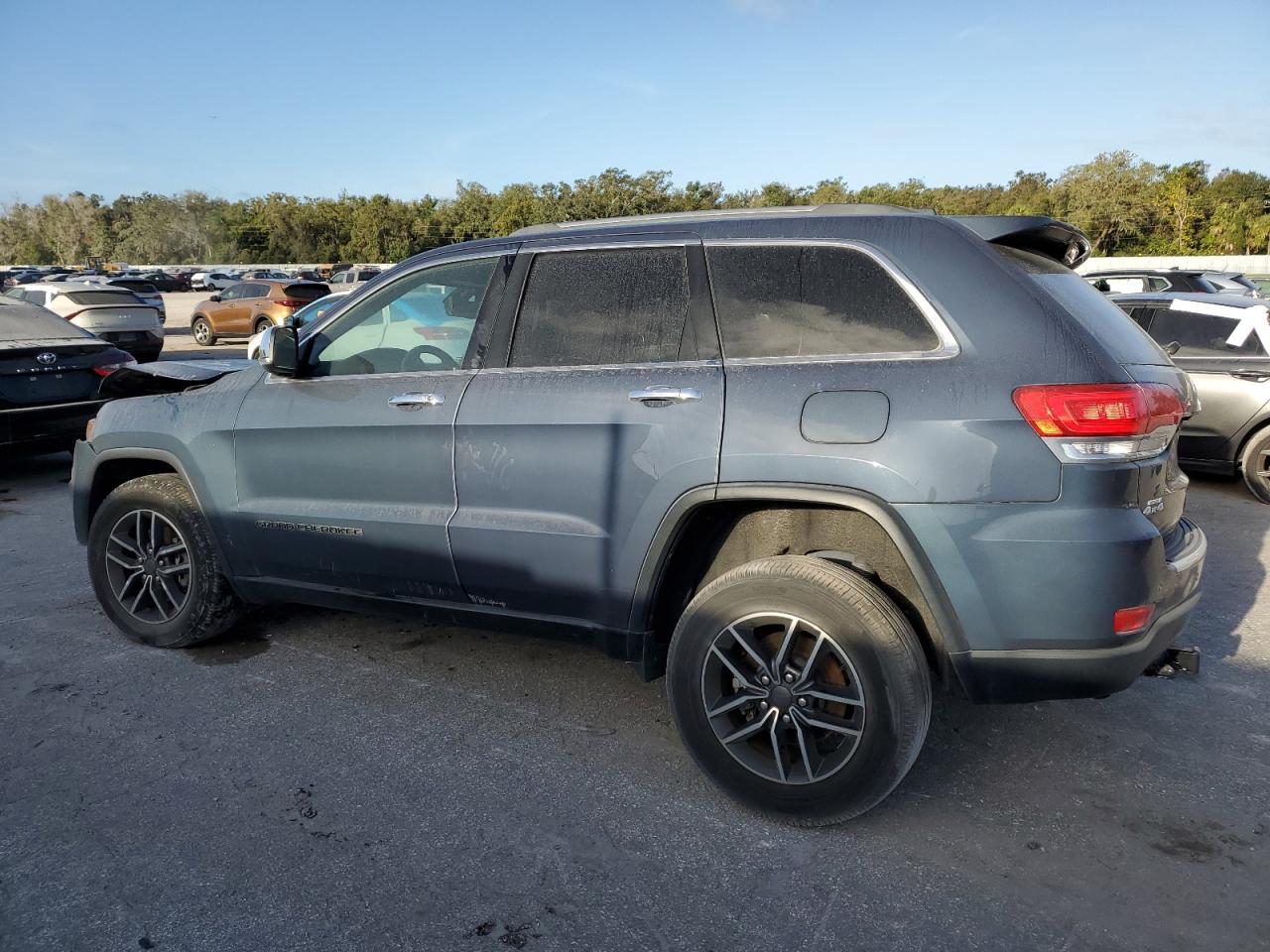 2019 Jeep Grand Cherokee - Image 2