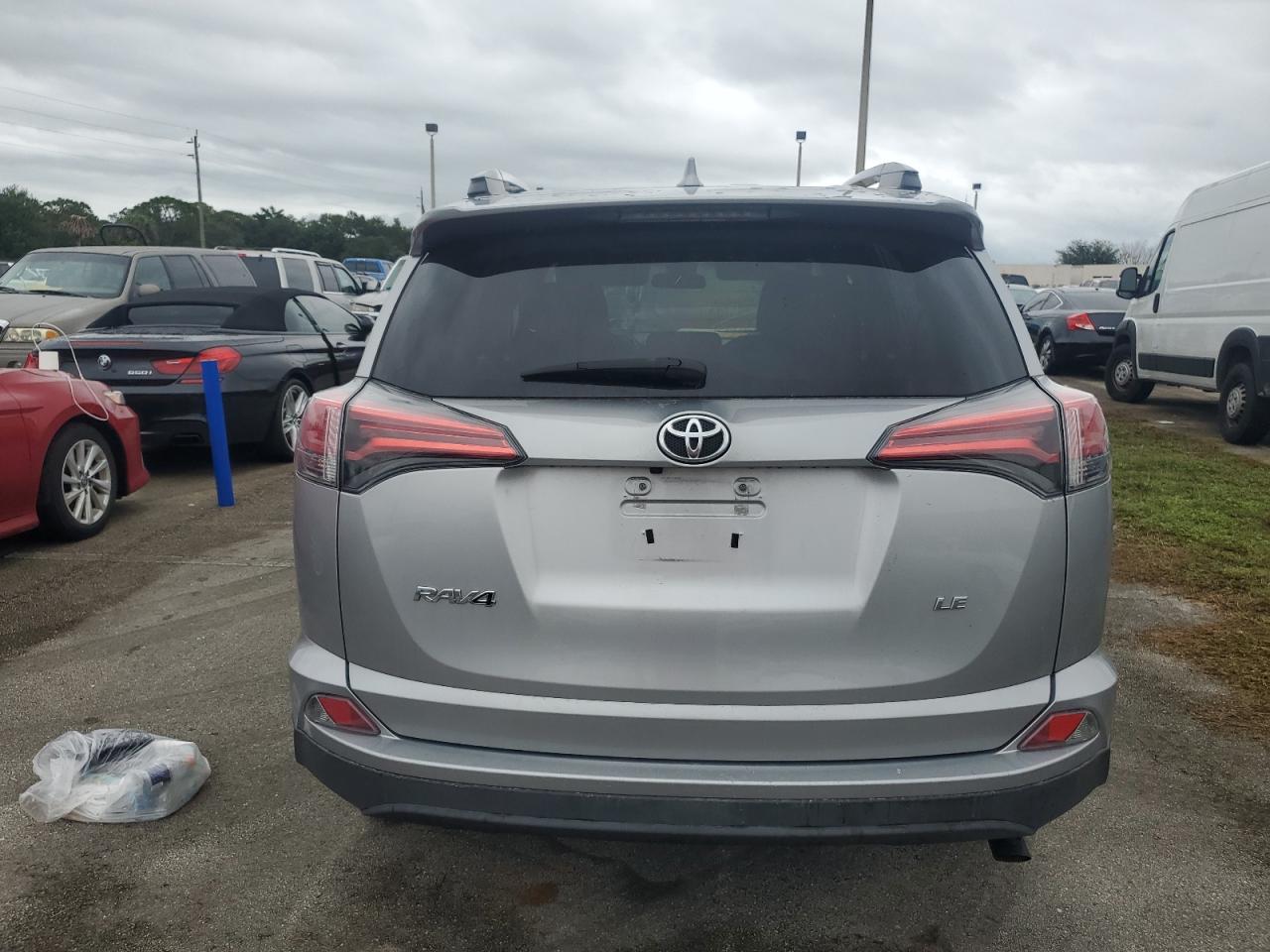 2017 Toyota Rav4 Le VIN: 2T3ZFREV8HW383465 Lot: 74972284