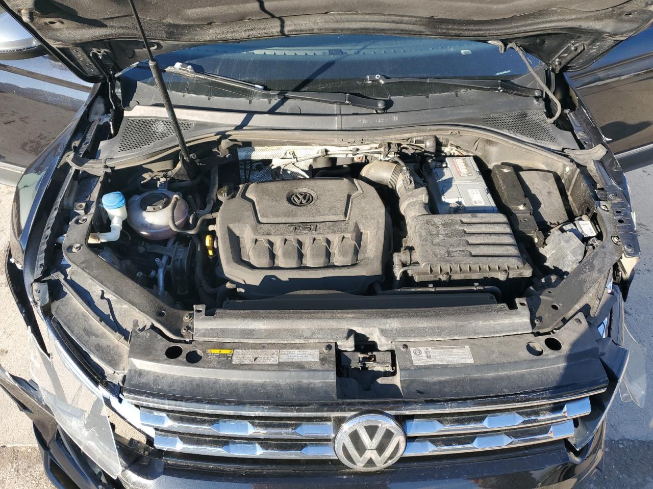 2018 Volkswagen Tiguan Se VIN: 3VV2B7AX2JM052379 Lot: 74912844