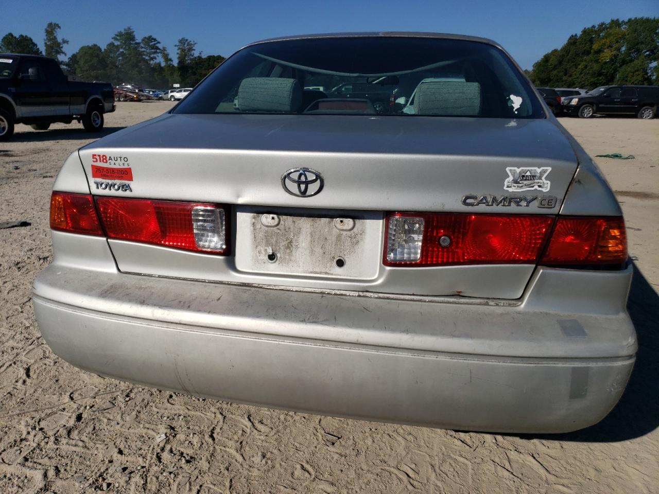 2000 Toyota Camry Ce VIN: 4T1BG22K2YU670745 Lot: 74808974