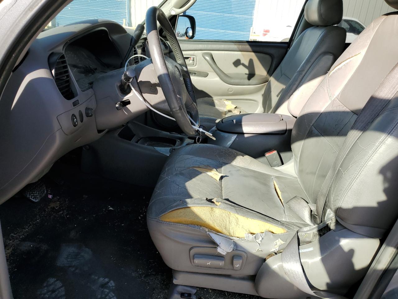 2002 Toyota Sequoia - Image 7
