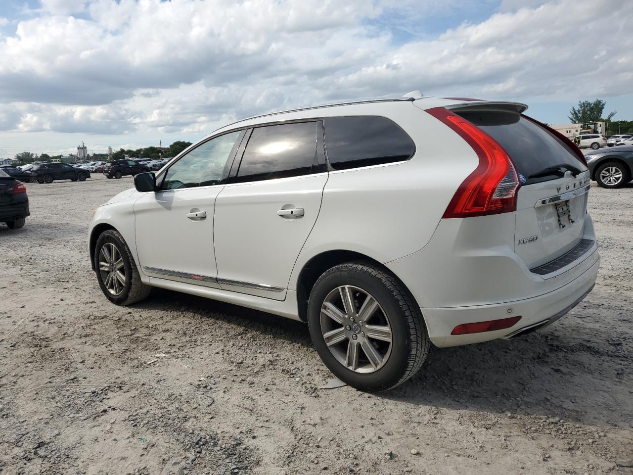 2017 Volvo Xc60 T5 Inscription VIN: YV440MDUXH2199366 Lot: 76112184