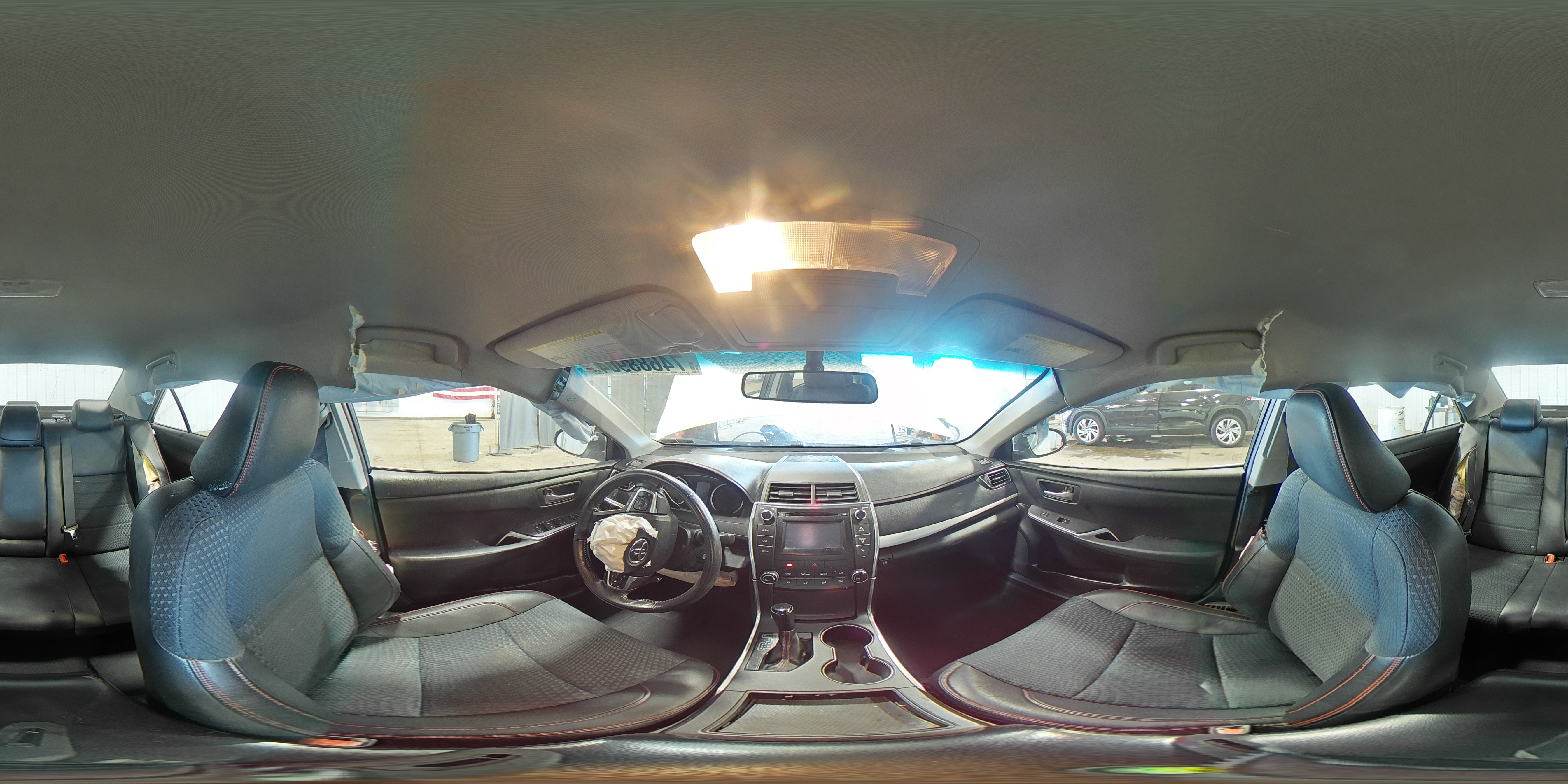 2015 Toyota Camry - Image 15