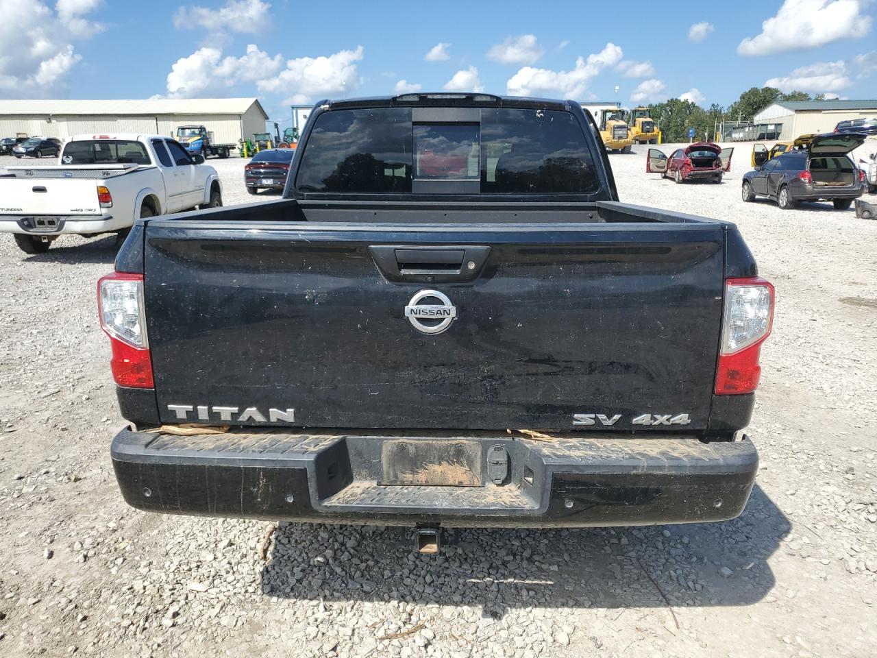 1N6AA1ED8MN513893 2021 Nissan Titan Sv