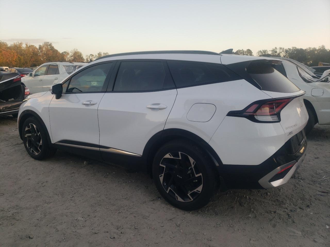 2023 Kia Sportage - Image 2