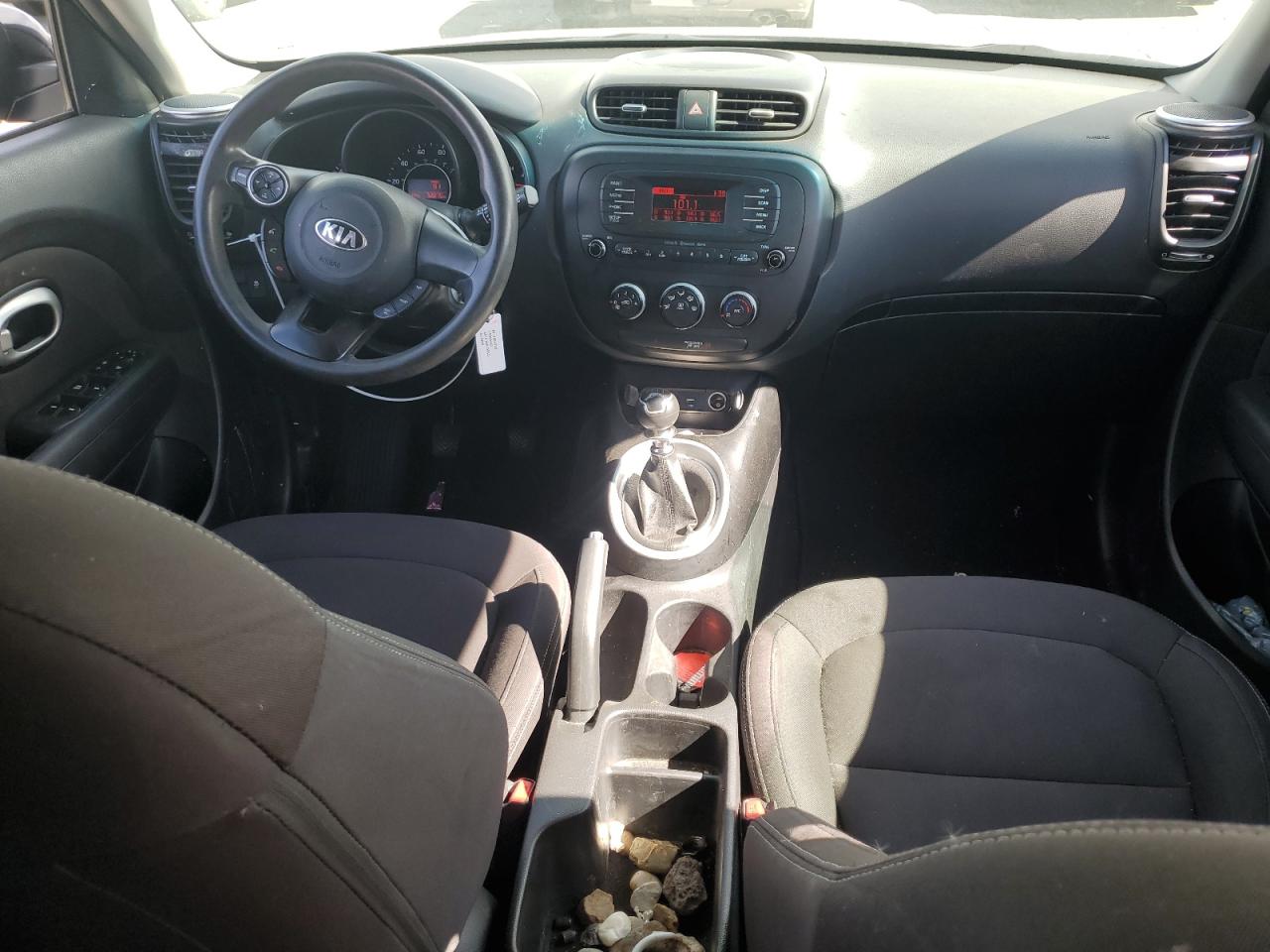 KNDJN2A21G7263455 2016 Kia Soul