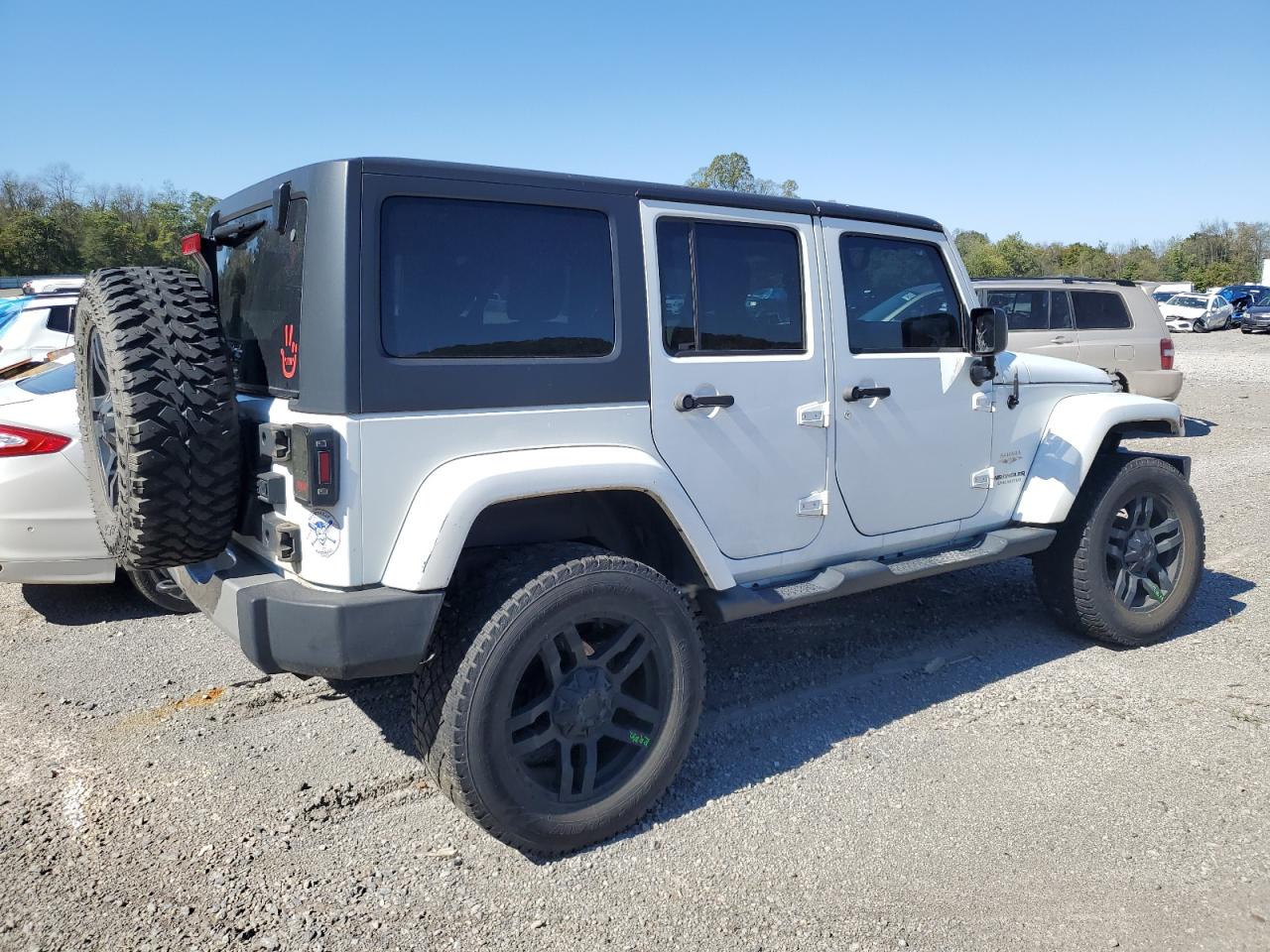 1C4HJWEG2EL237488 2014 Jeep Wrangler Unlimited Sahara