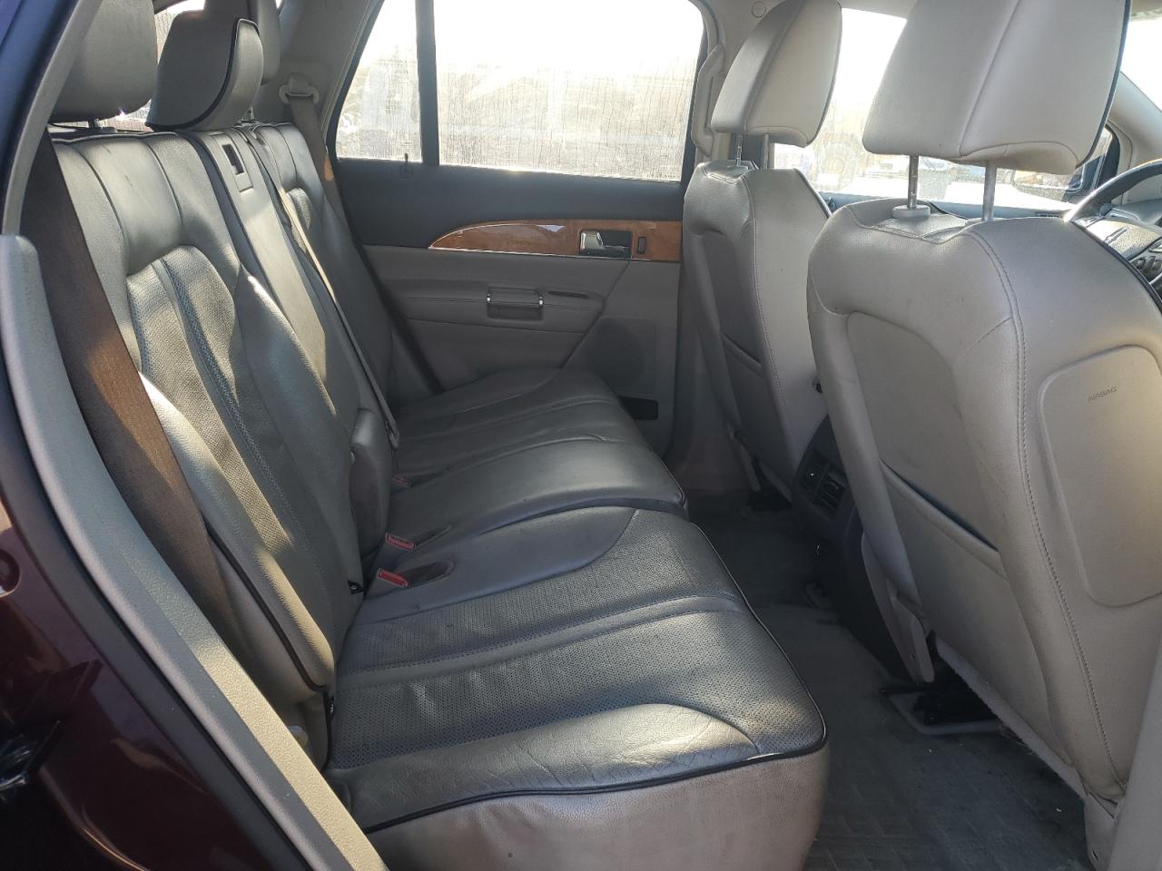 2011 Lincoln MKX - Image 11