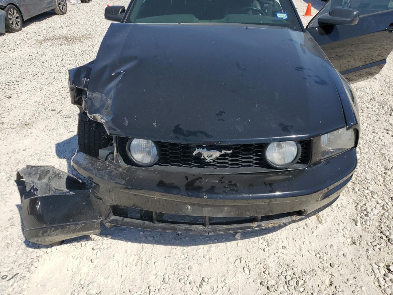 2006 Ford Mustang - Image 13