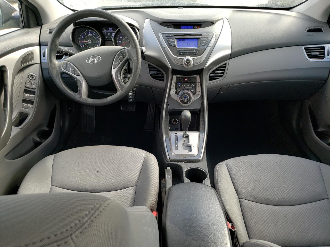 2013 Hyundai Elantra - Image 8