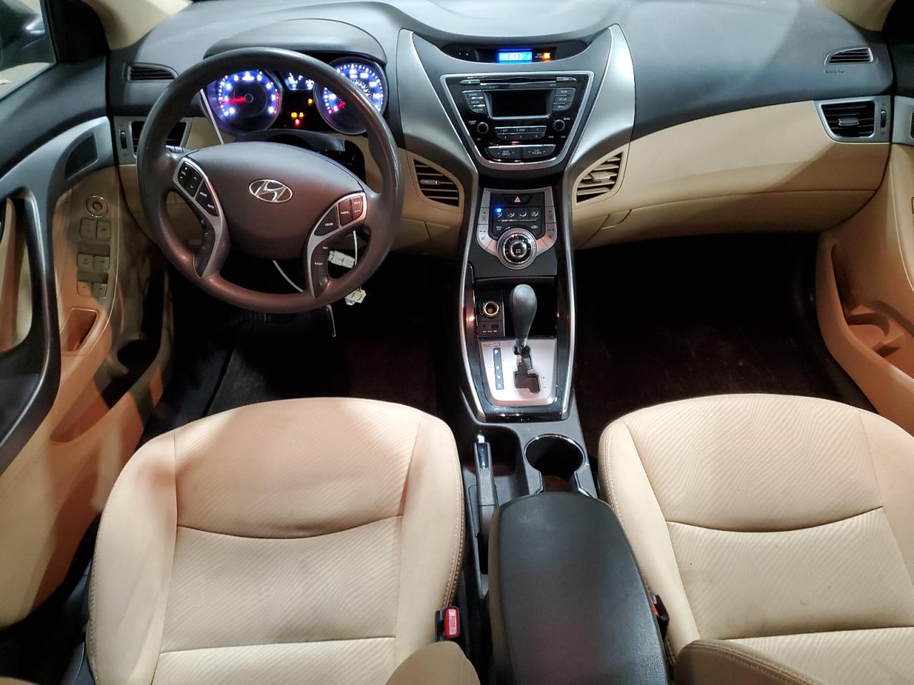 2013 Hyundai Elantra - Image 8