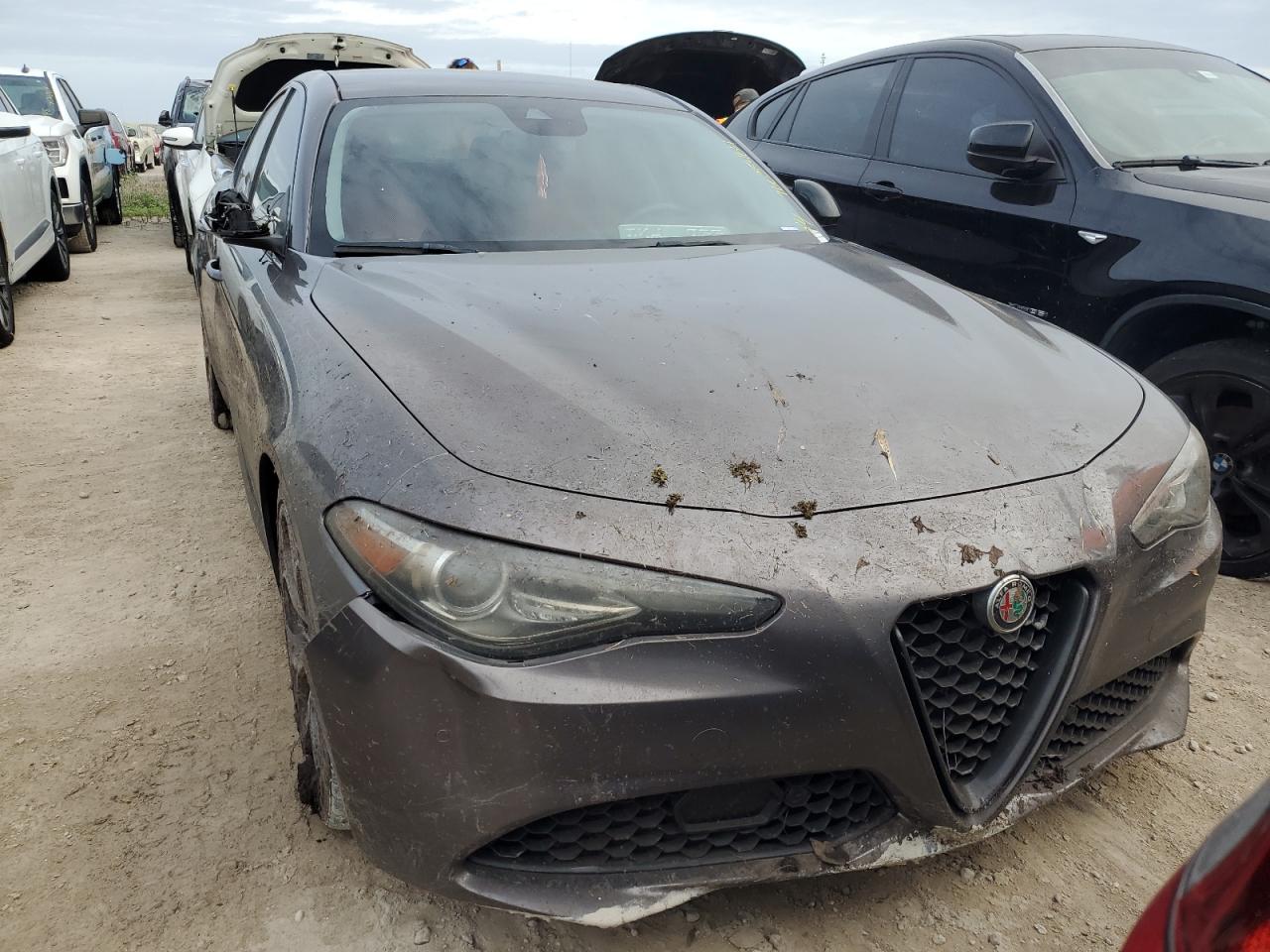 2018 Alfa Romeo Giulia - Image 5