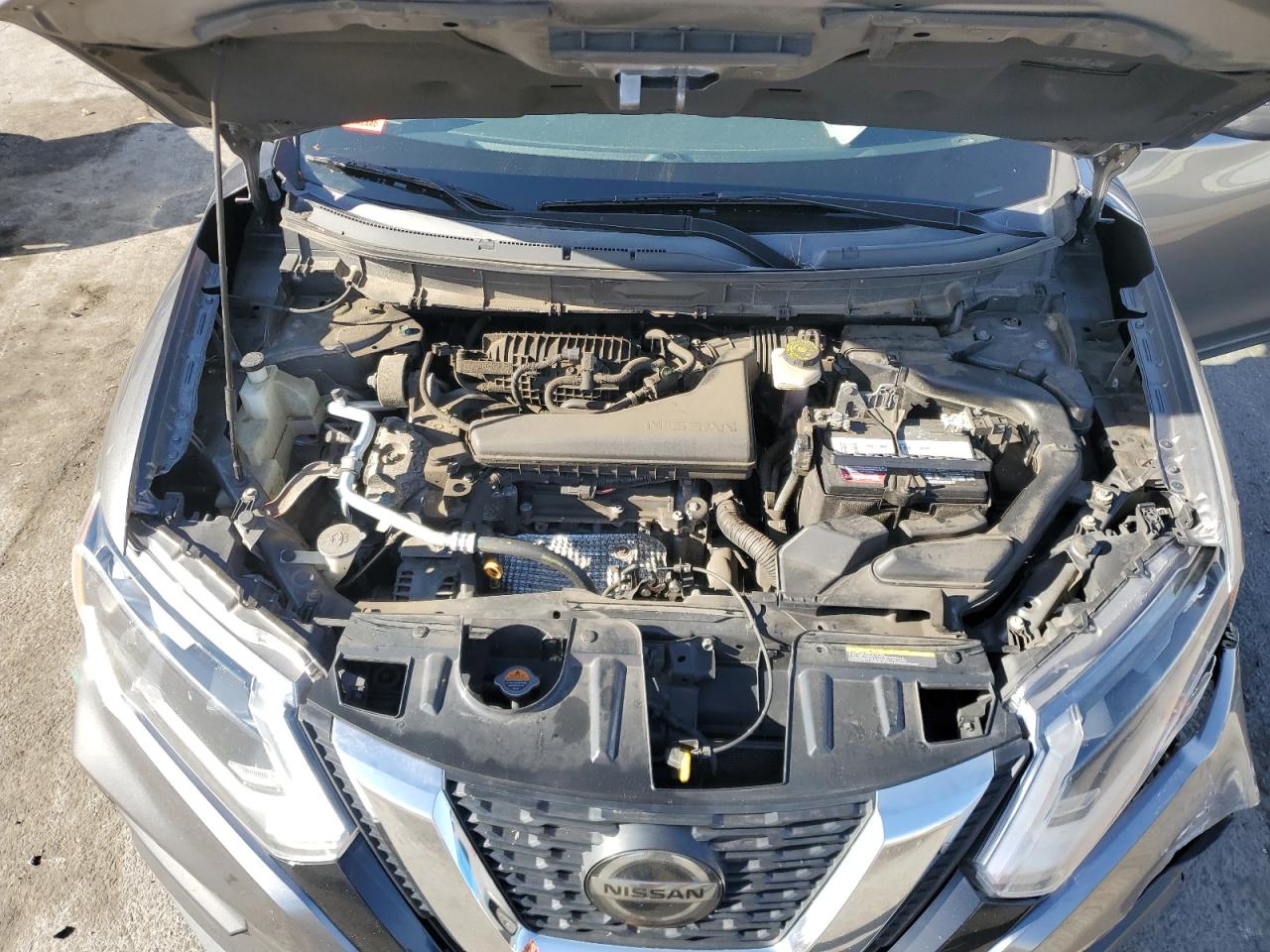 2018 Nissan Rogue - Image 13