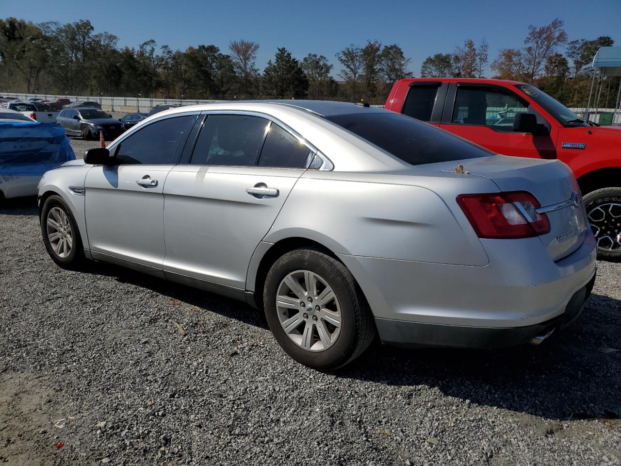 2011 Ford Taurus - Image 2