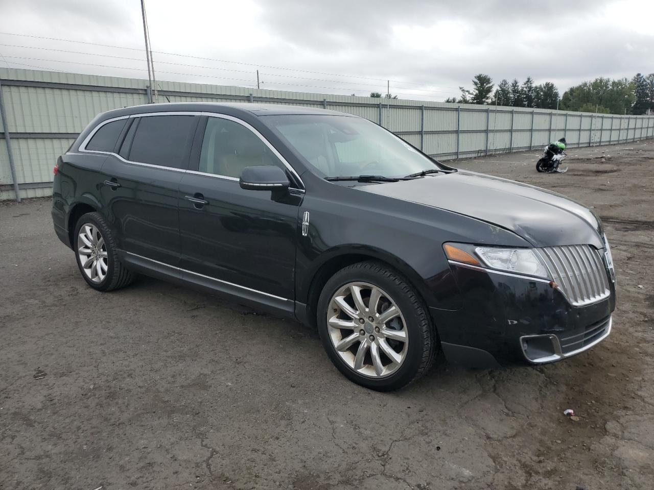 2010 Lincoln Mkt VIN: 2LMHJ5AR0ABJ10301 Lot: 74628944