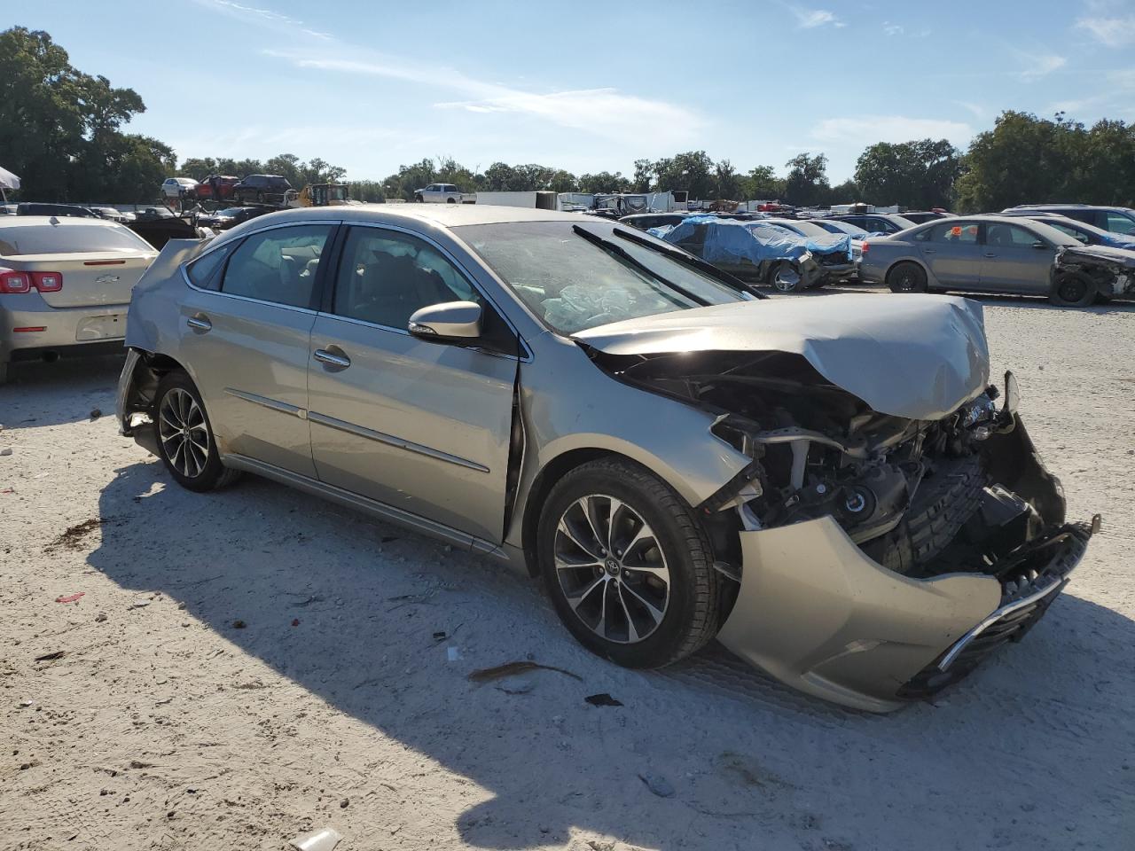 2016 Toyota Avalon - Image 4