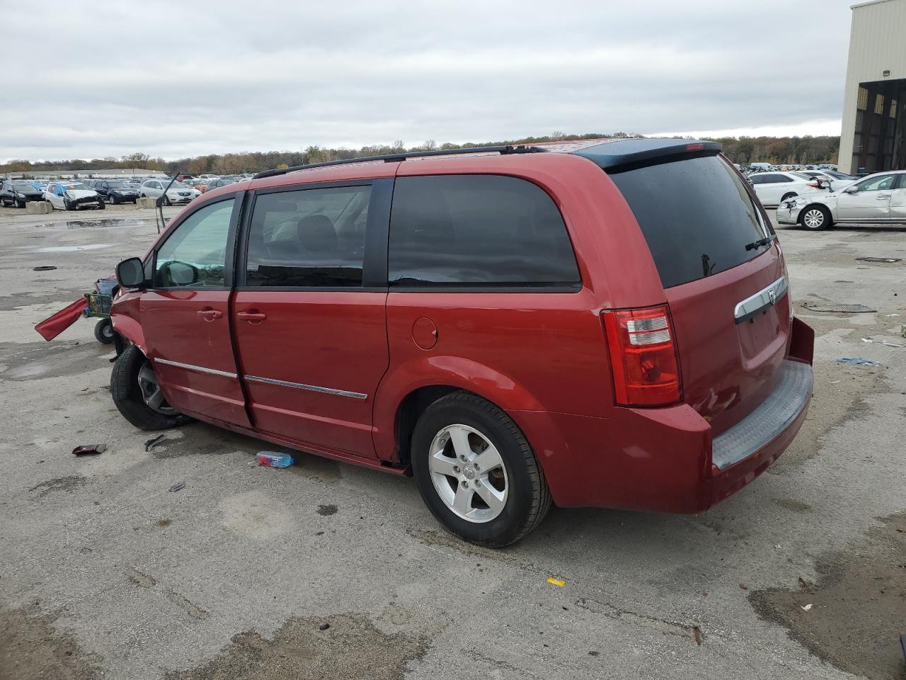 2009 Dodge Caravan - Image 2