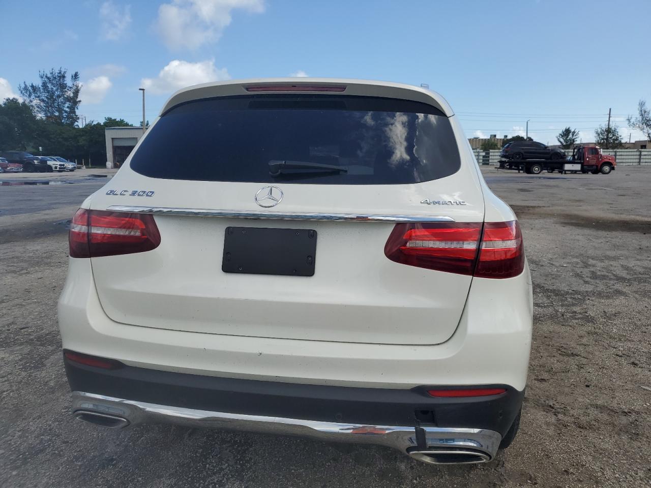 WDC0G4KB5HV010517 2017 Mercedes-Benz Glc 300 4Matic