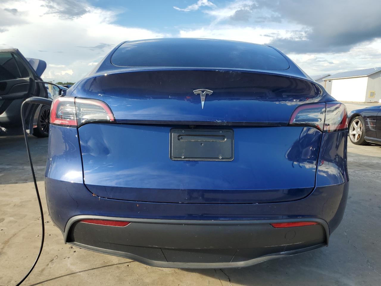 7SAYGDED7RF009376 2024 Tesla Model Y