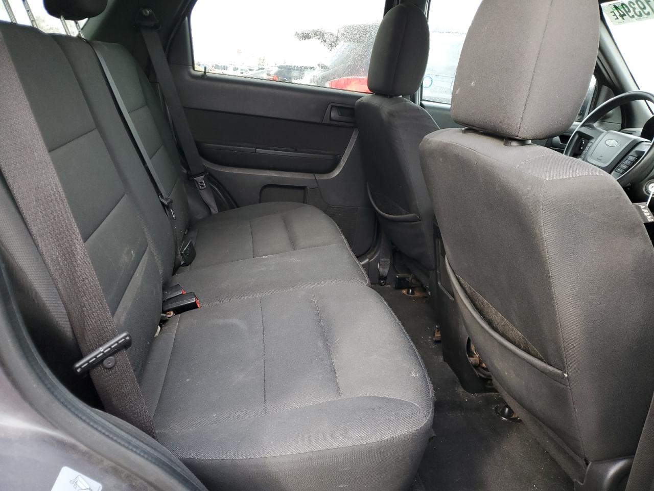 2010 Ford Escape - Image 11
