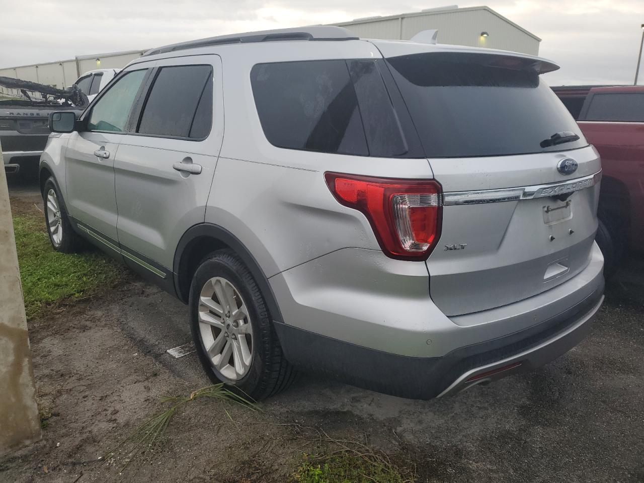 2017 Ford Explorer - Image 2