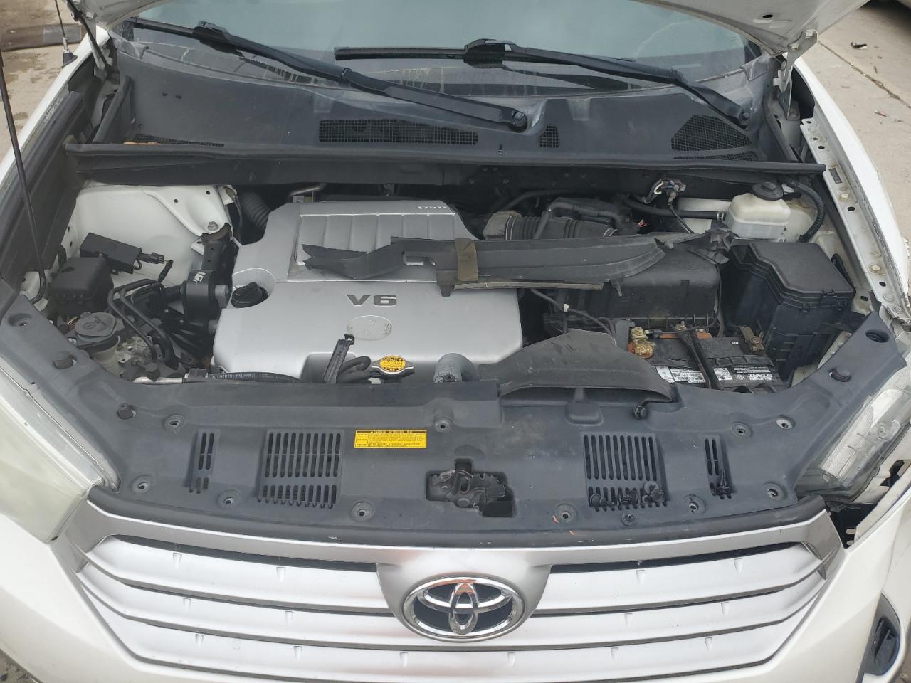2011 Toyota Highlander - Image 12