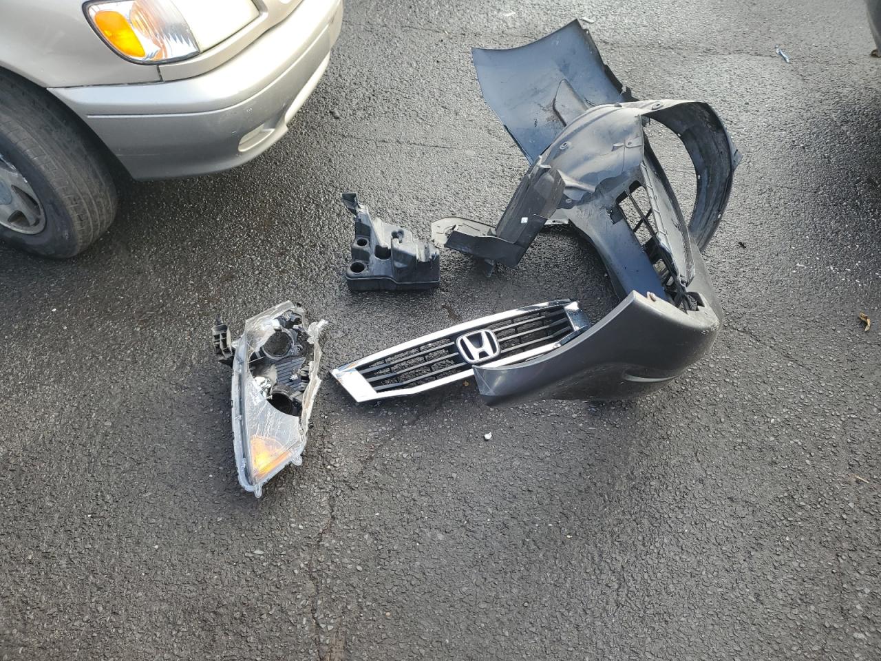 2009 Honda Accord - Image 12