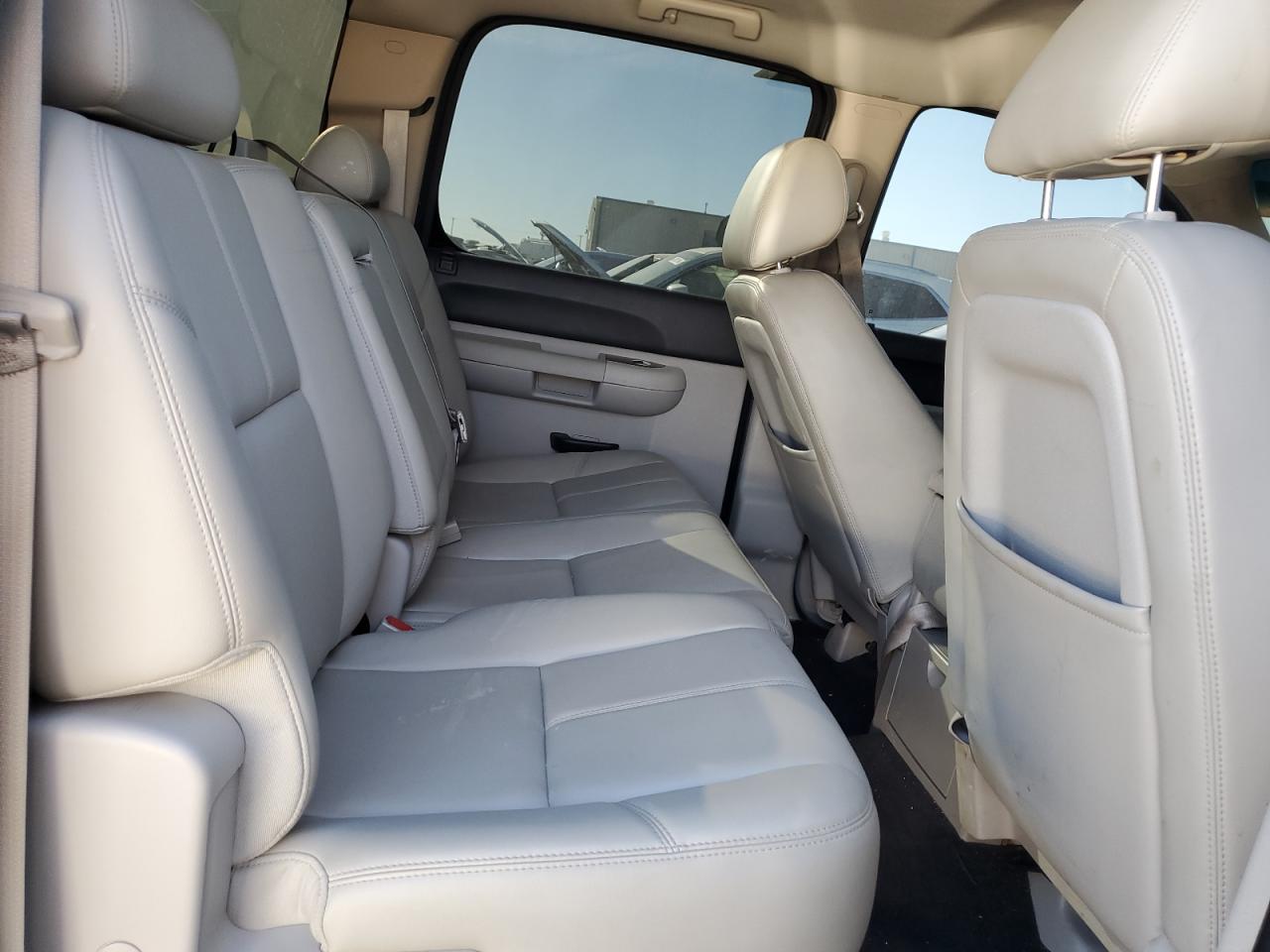 2010 Chevrolet Silverado - Image 10