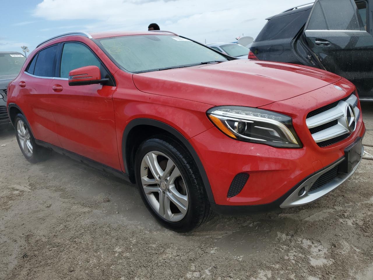 VIN WDCTG4GB0FJ075902 2015 MERCEDES-BENZ GLA-CLASS no.4