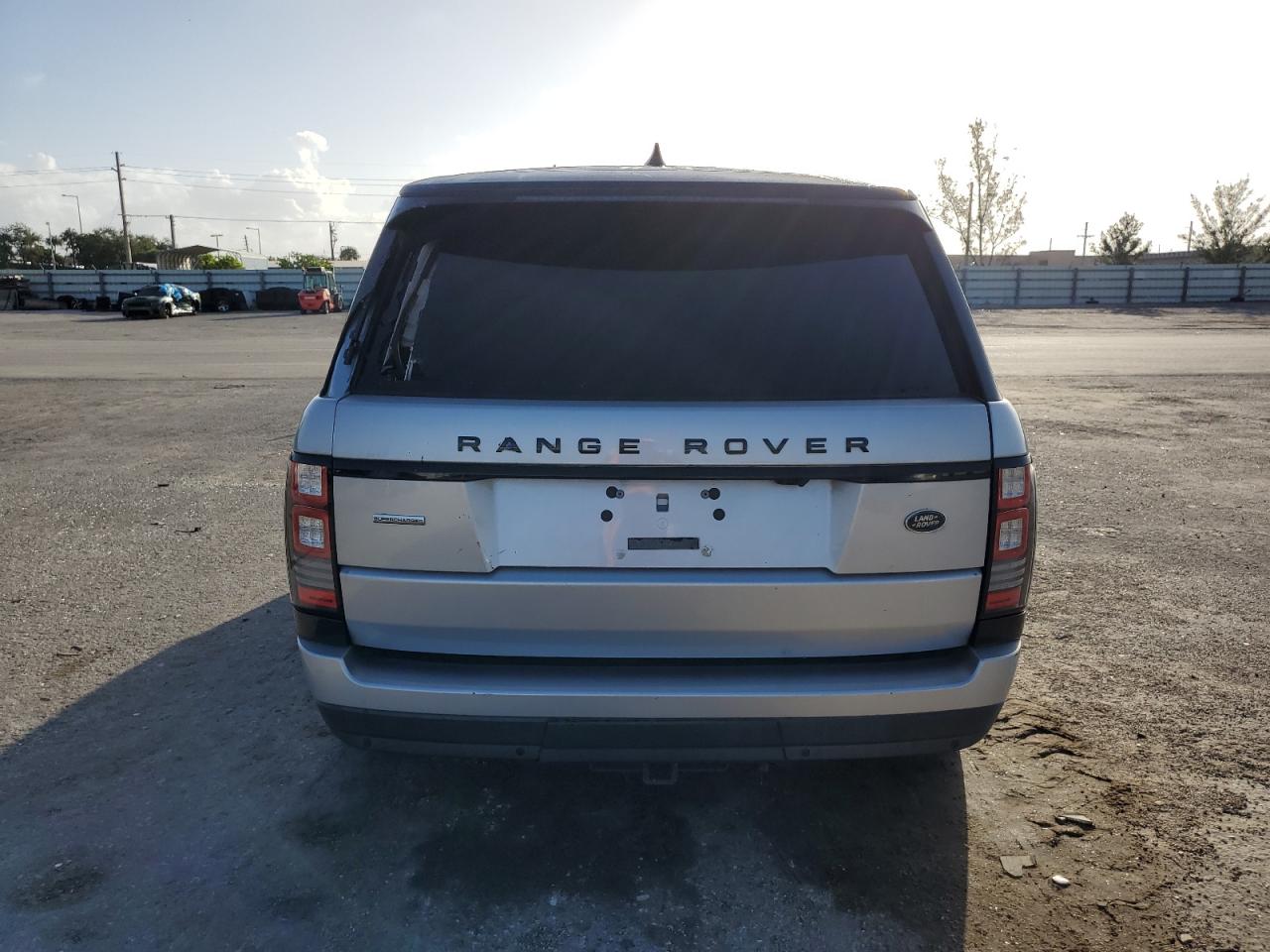 2017 Land Rover Range Rover Supercharged VIN: SALGS2FE7HA327663 Lot: 75851474