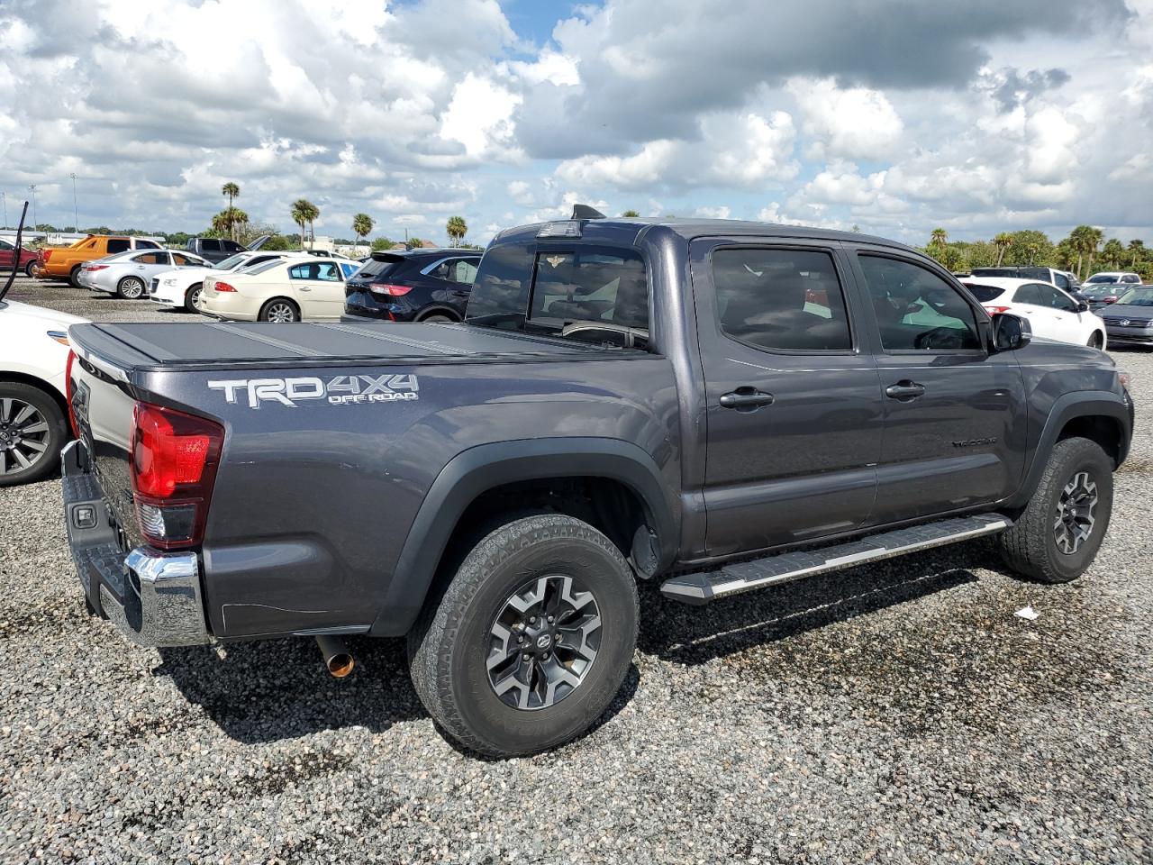 5TFCZ5AN5JX162967 2018 Toyota Tacoma Double Cab