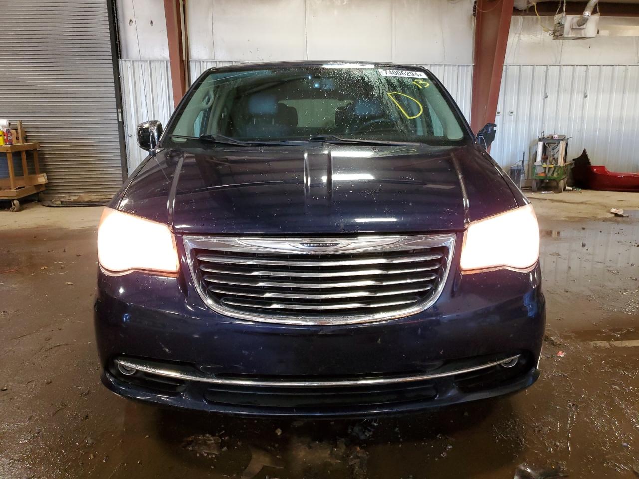 2013 Chrysler Town & Country - Image 5