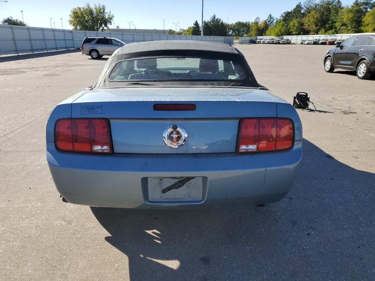 2007 Ford Mustang VIN: 1ZVFT84N475327808 Lot: 75945764